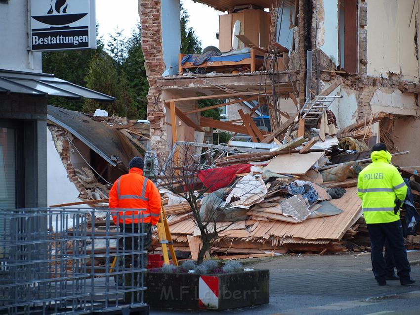 Hausexplosion Bruehl bei Koeln Pingsdorferstr P372.JPG